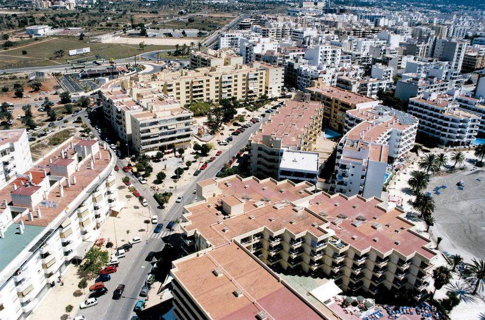 Ciutat d´Eivissa. Vista aèria de la barriada de ses Figueretes. (Foto: Joan Antoni Riera).
