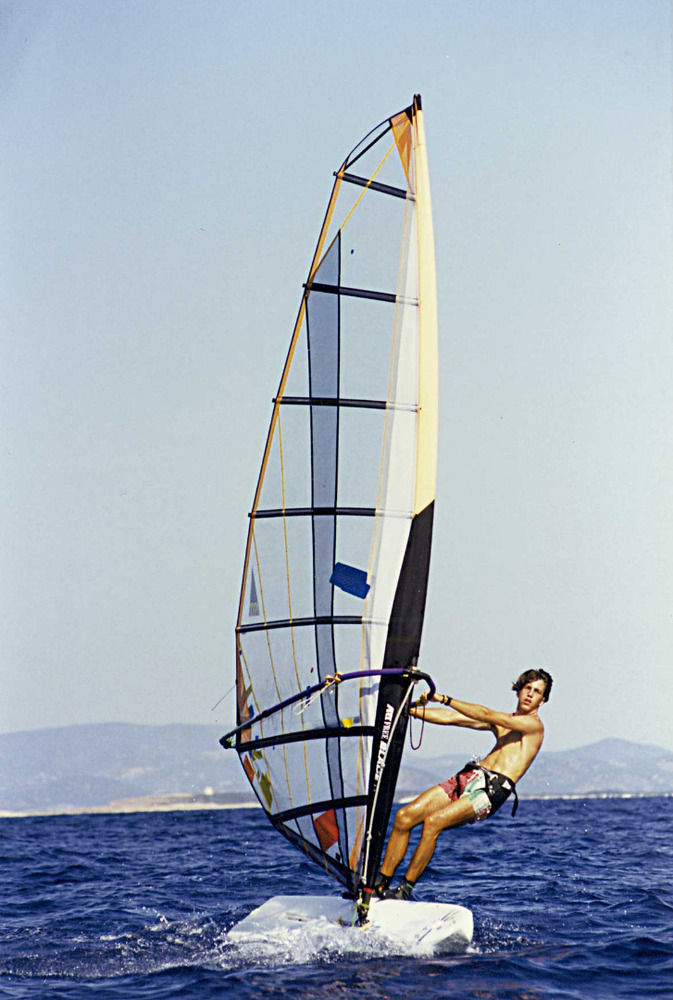 Formentera. Esports. Una imatge de windsurf. Foto: cortesia d´Àlex Buchau.