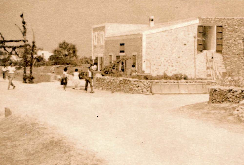 Sant Ferran de ses Roques. El poble a principi de juliol de 1956, dia en què el ministre d´obres públiques, el comte de Vallellano, visità l´illa.
