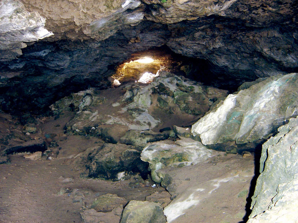 Sant Francesc Xavier. Interior de la cova Foradada, as cap de Barbaria. Foto: Joan A. Parés.