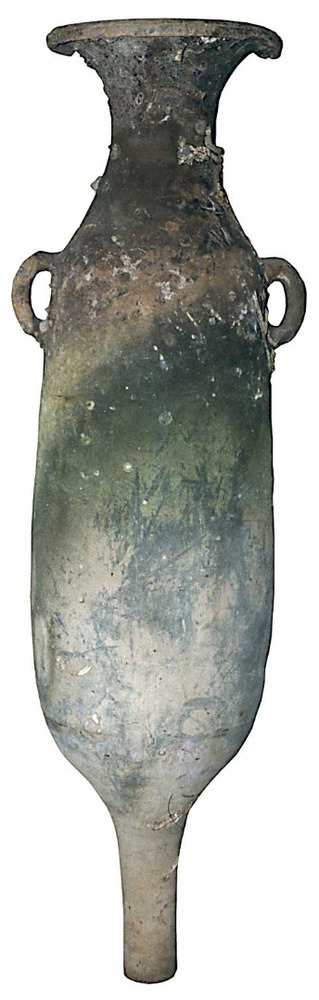 Àmfora púnica T-7.4.3.3, fabricada a la costa d´Andalusia o de la Mauretània Tinginata. Abundant a les Pitiüses, extreta d´un punt indeterminat del litoral d´aquestes illes. Contengut: salaó de peix, <em>c.</em> 100-25 aC. E. 1:10. Foto: Joan Ramon Torres.