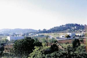 Vista de les cases de Can Coix. Foto: Josep Antoni Prats Serra / Enric Ribes i Marí.