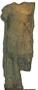 Època romana. Estàtua de marbre que representa un alt càrrec de l´exèrcit romà. Foto: cortesia del Museu Arqueològic d´Eivissa i Formentera.