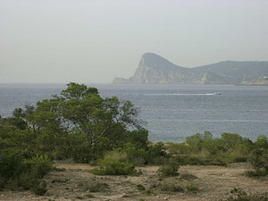 Vista de la costa de ses Fontanelles, a la banda S de la badia de Portmany. Foto: Chus Adamuz.