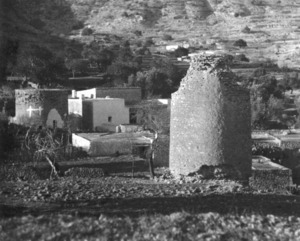 La torre d´en Guerxo, en primer terme; al fons, la de can Guimó, en una foto de la dècada dels anys trenta del s. XX. Foto: Raoul Hausmann.