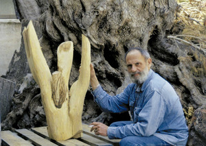 Antonio Hormigo Escandell al seu taller del port des Torrent, l´any 2000. Foto: Sonya Torres Planells.
