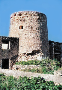 La torre des Llucs, a la vénda des Bernats, de Sant Antoni de Portmany. Foto: Joan Josep Serra Rodríguez.