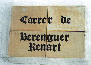 Berenguer Renard fou el cavaller català que rebé de Guillem de Montgrí tres quartes parts de l´illa de Formentera. Placa del carrer que té dedicat a Sant Francesc de Formentera. Foto: Joan Marí Cardona.