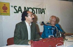 Antonio Colinas va fer la presentació de la lectura poètica de Rafael Alberti, el 1987, a la Sala de Cultura de "Sa Nostra" a Eivissa. Arxiu de l´Obra Social "Sa Nostra" Caixa de Balears.
