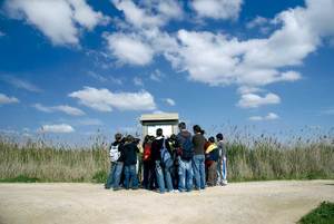 La Sala de Cultura de "Sa Nostra" a Eivissa, a través de l´Obra Social, posa a disposició dels centres escolars el seu Programa d´activitats educatives. A la fotografia, itinerari guiat a ses Feixes (curs 2009-2010). Arxiu de l´Obra Social "Sa Nostra" Caixa de Balears.
