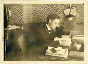 Fotografia del professor Manuel Sorà Bonet feta a Madrid l´abril de 1927. Foto: cortesia de la família Sorà.