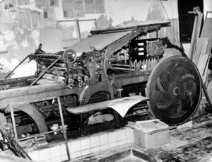 Antiga màquina d´impremta que havia emprat el <em>Diario de Ibiza</em>. Foto: Josep Buil Mayral.