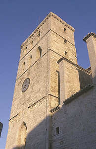 Un rellotge emblemàtic: el de la Catedral d´Eivissa, sota el qual es veuen les marques d´un altre més antic. Foto: Vicent Marí.
