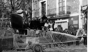 Una carrossa de la rua de Carnaval de 1936. Foto: arxiu de Domingo Guasch.